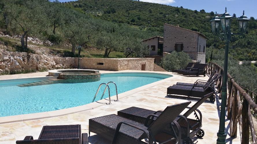 piscina agriturismo il bastione spello